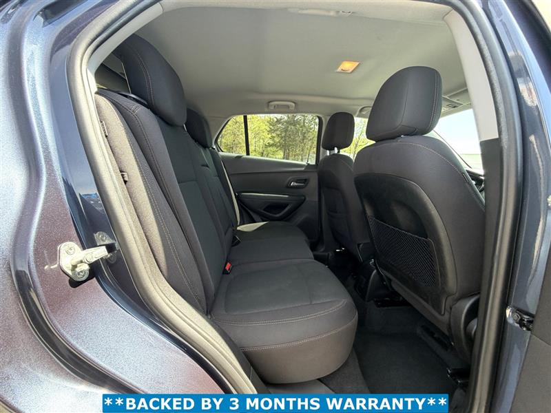 2019 Chevrolet Trax LS - Photo 17