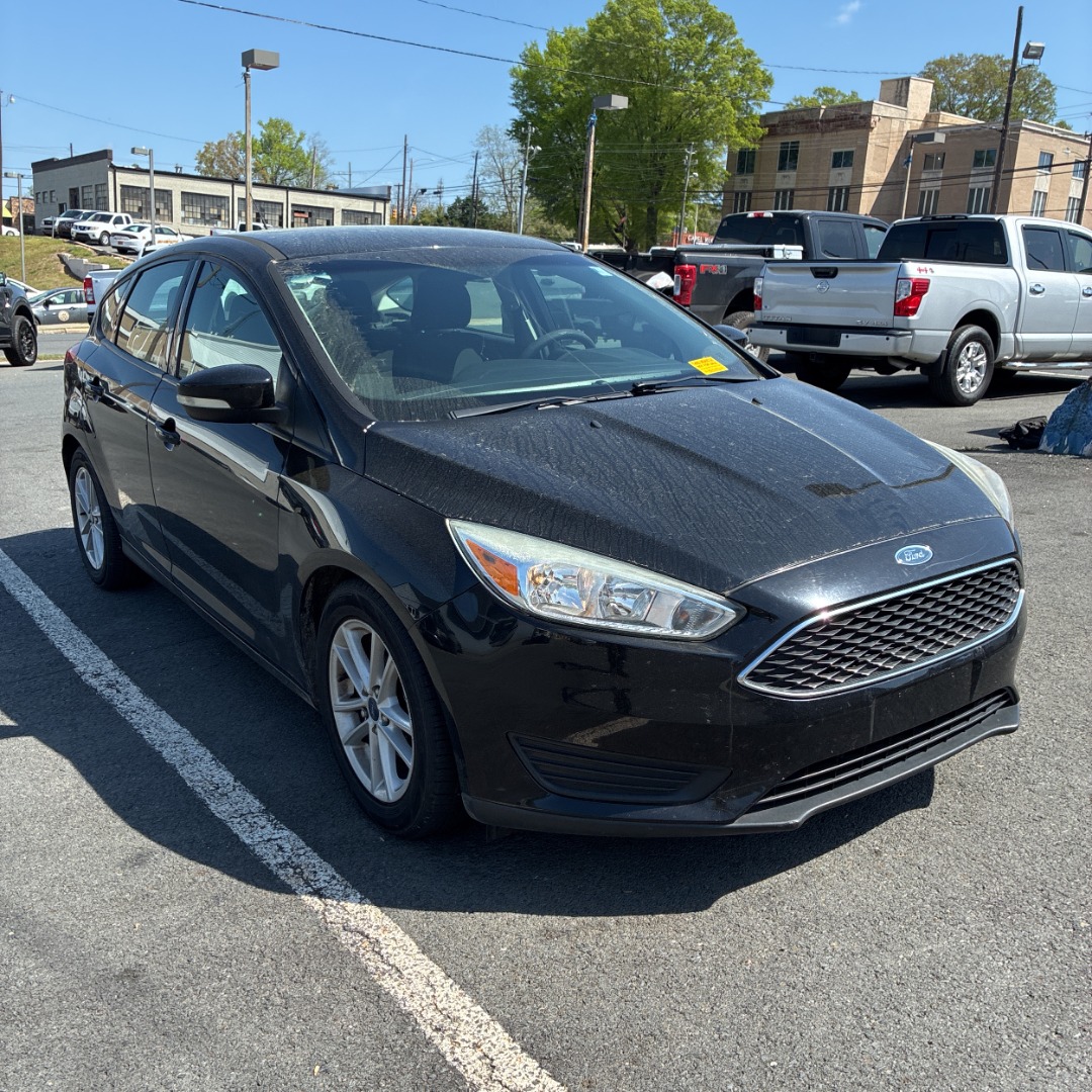 2017 Ford Focus 5 Door Hatch SE's photo