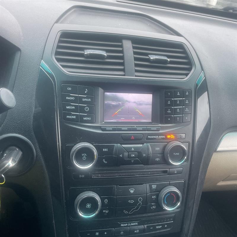 2016 Ford Explorer Base - Photo 16