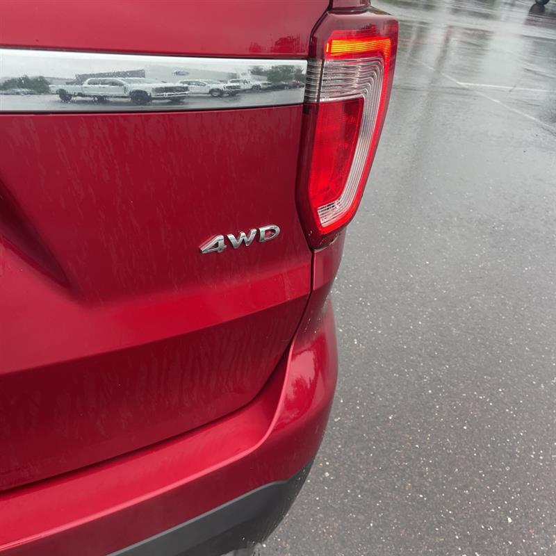 2016 Ford Explorer Base - Photo 11