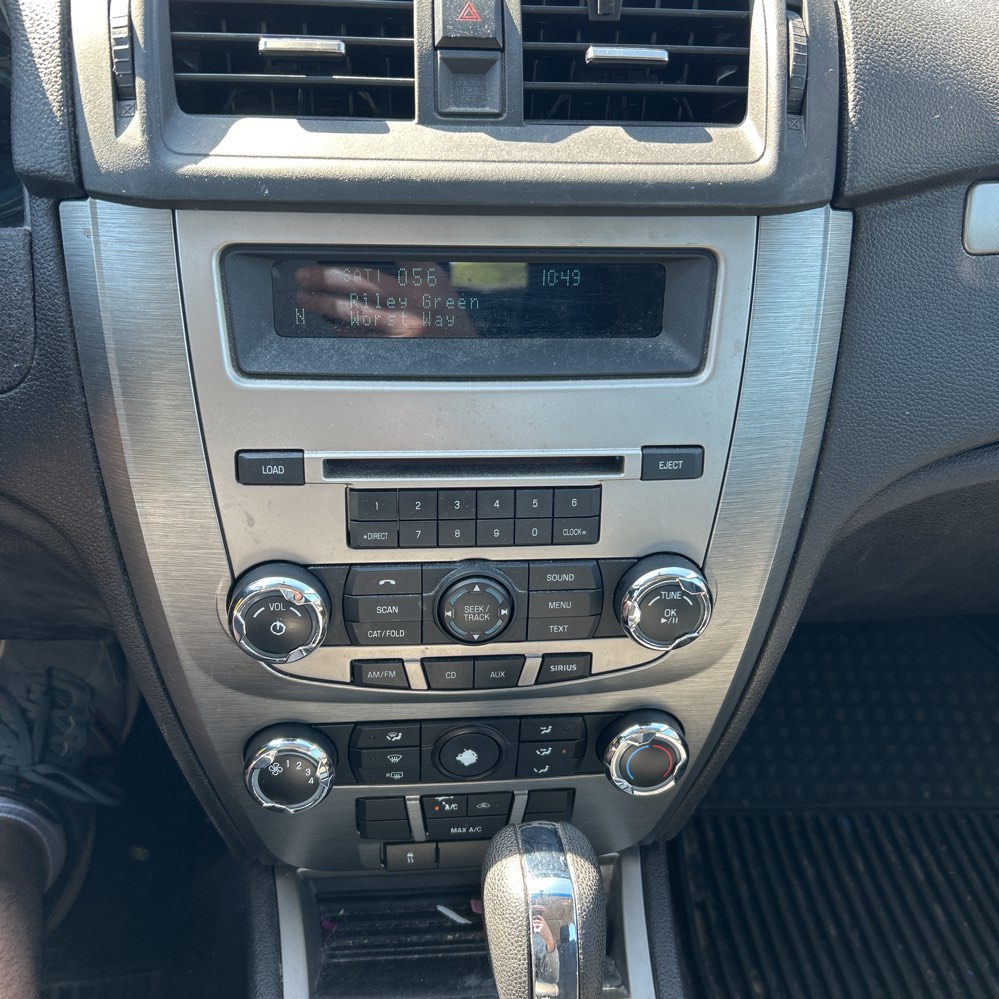 2010 Ford Fusion SE - Photo 9