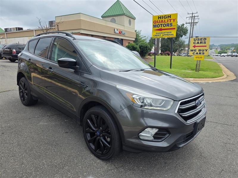 2017 FORD ESCAPE SE
