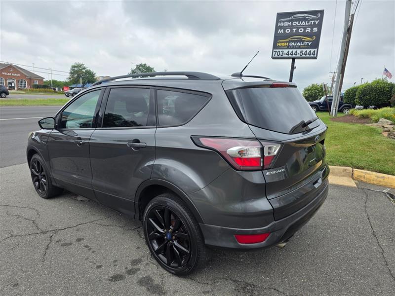 2017 FORD ESCAPE SE