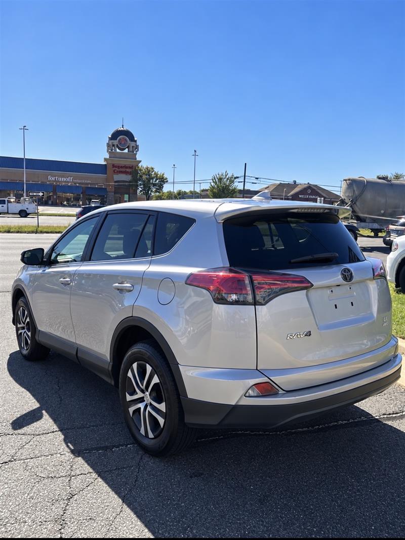 2018 TOYOTA RAV4 LE