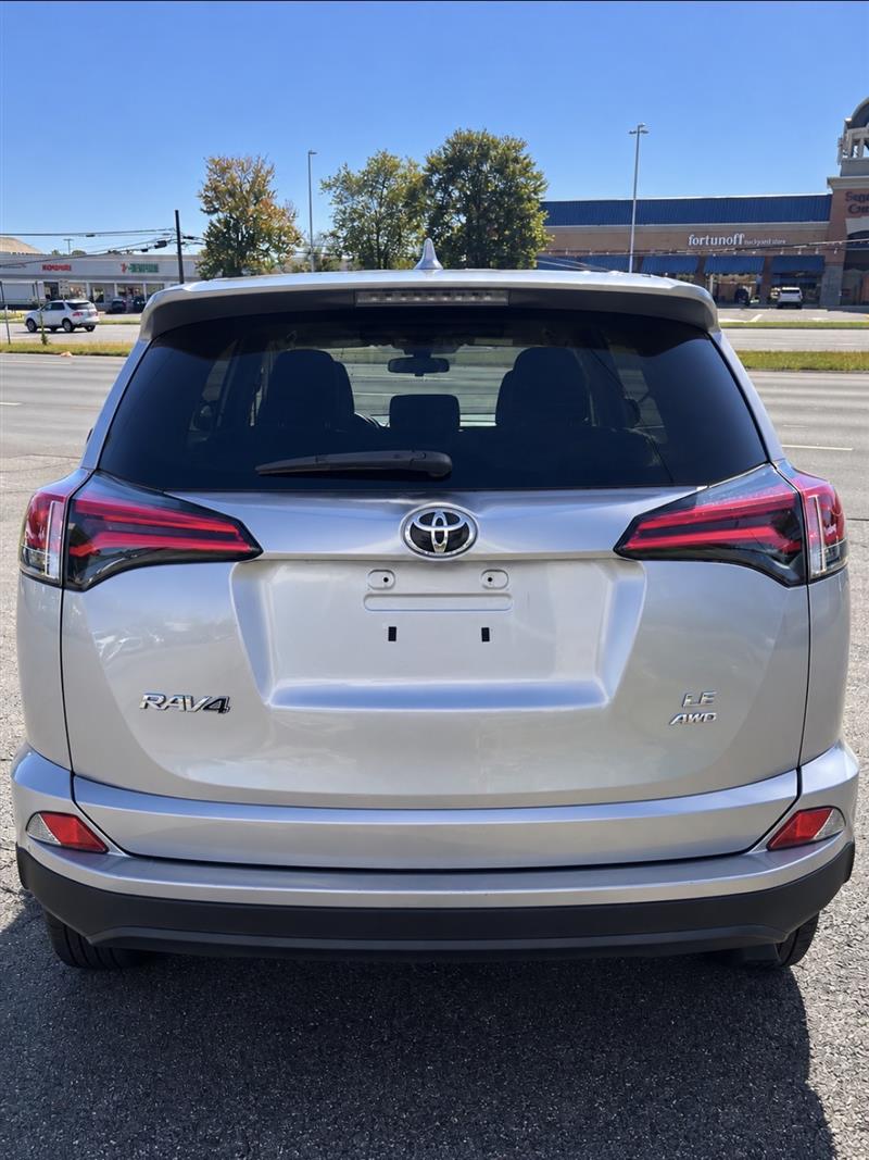 2018 TOYOTA RAV4 LE
