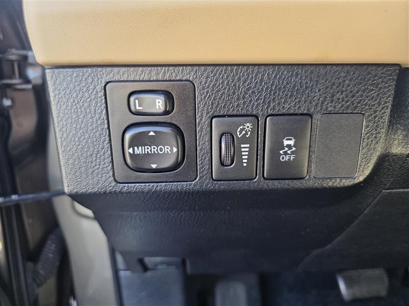 2013 TOYOTA RAV4 LE