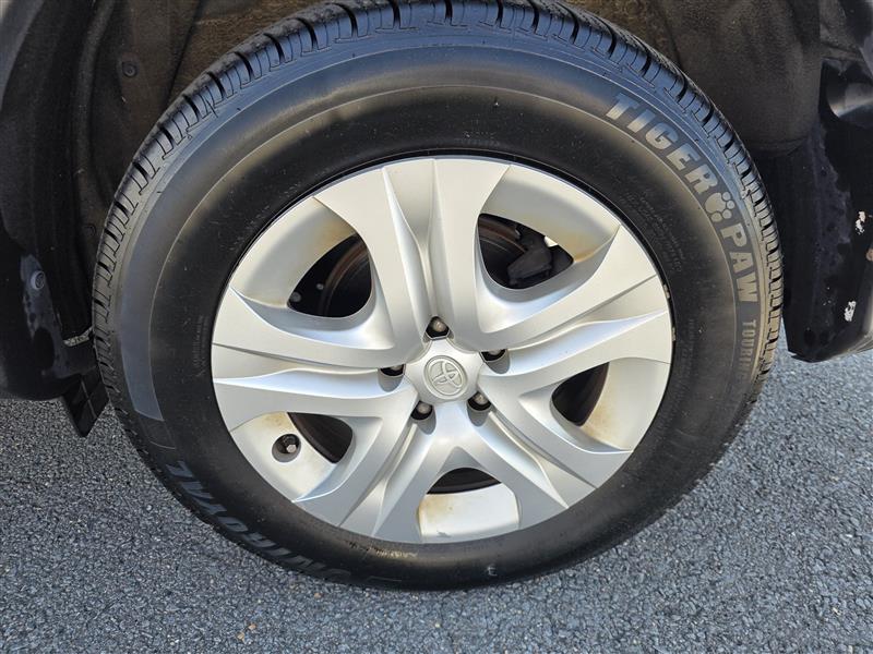 2013 TOYOTA RAV4 LE