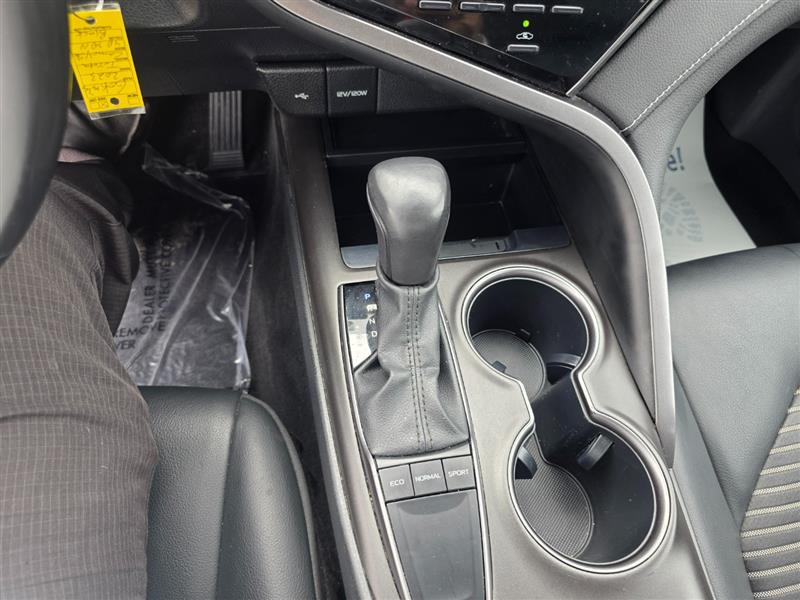 2023 TOYOTA CAMRY SE W/ LEATHER