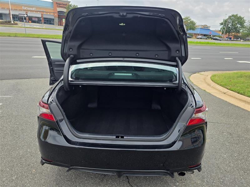 2023 TOYOTA CAMRY SE W/ LEATHER