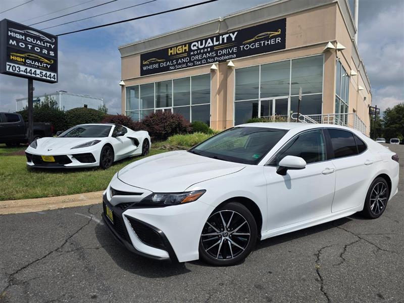 White 2021 Toyota Camry Sedan Front-Wheel Drive Automatic