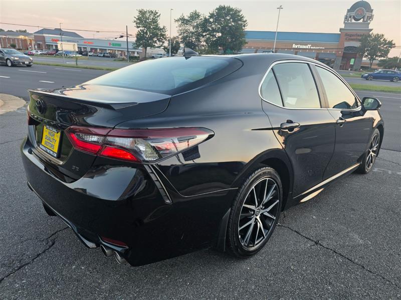 2024 TOYOTA CAMRY SE