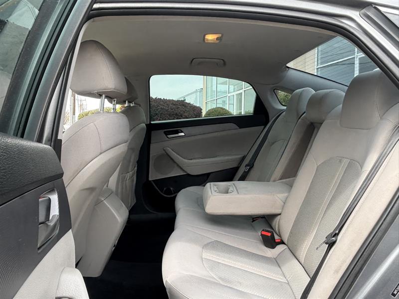 2018 HYUNDAI SONATA SE