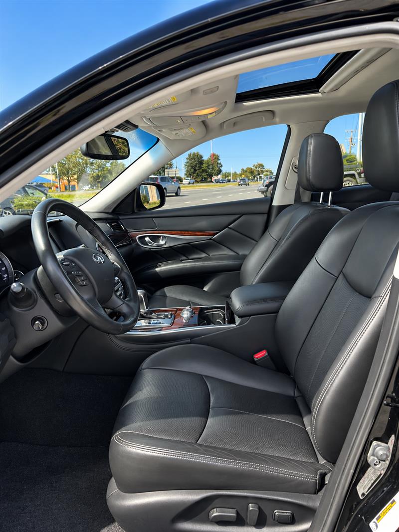 2018 INFINITI Q70L 3.7 LUXE