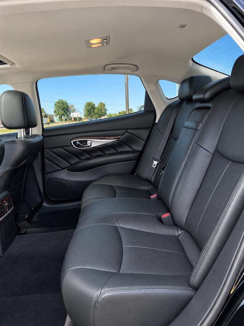 2018 INFINITI Q70L 3.7 LUXE