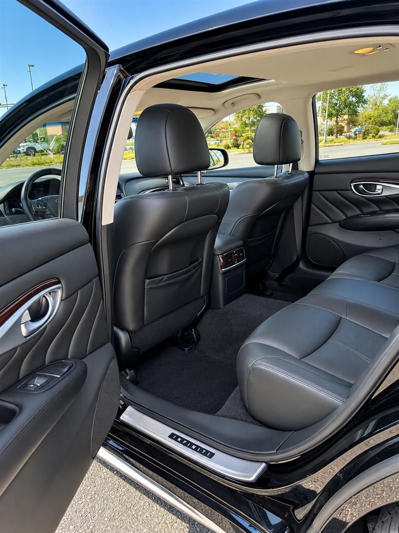2018 INFINITI Q70L 3.7 LUXE