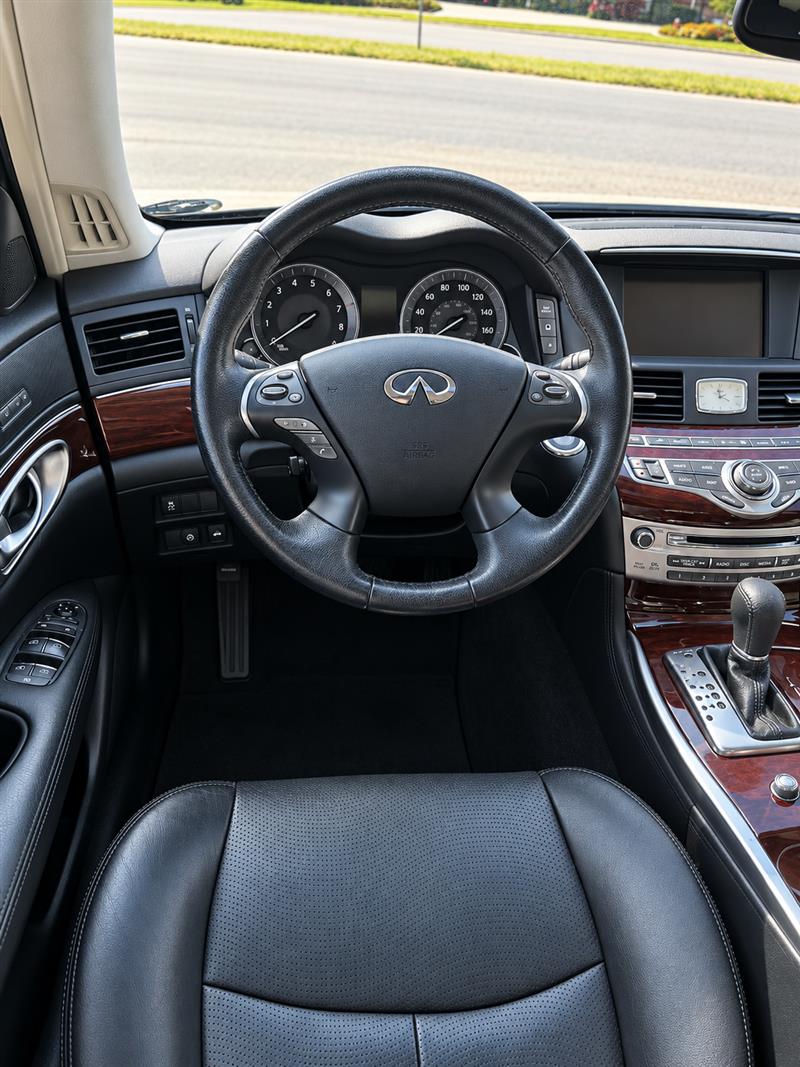 2018 INFINITI Q70L 3.7 LUXE