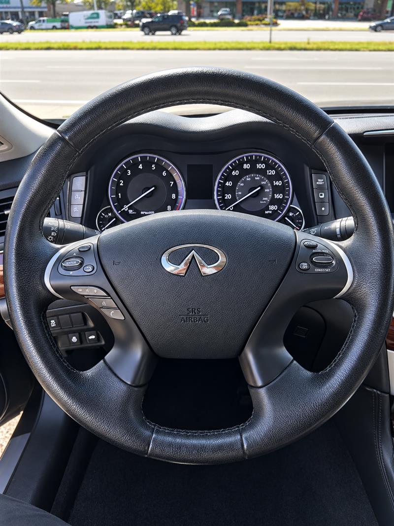 2018 INFINITI Q70L 3.7 LUXE