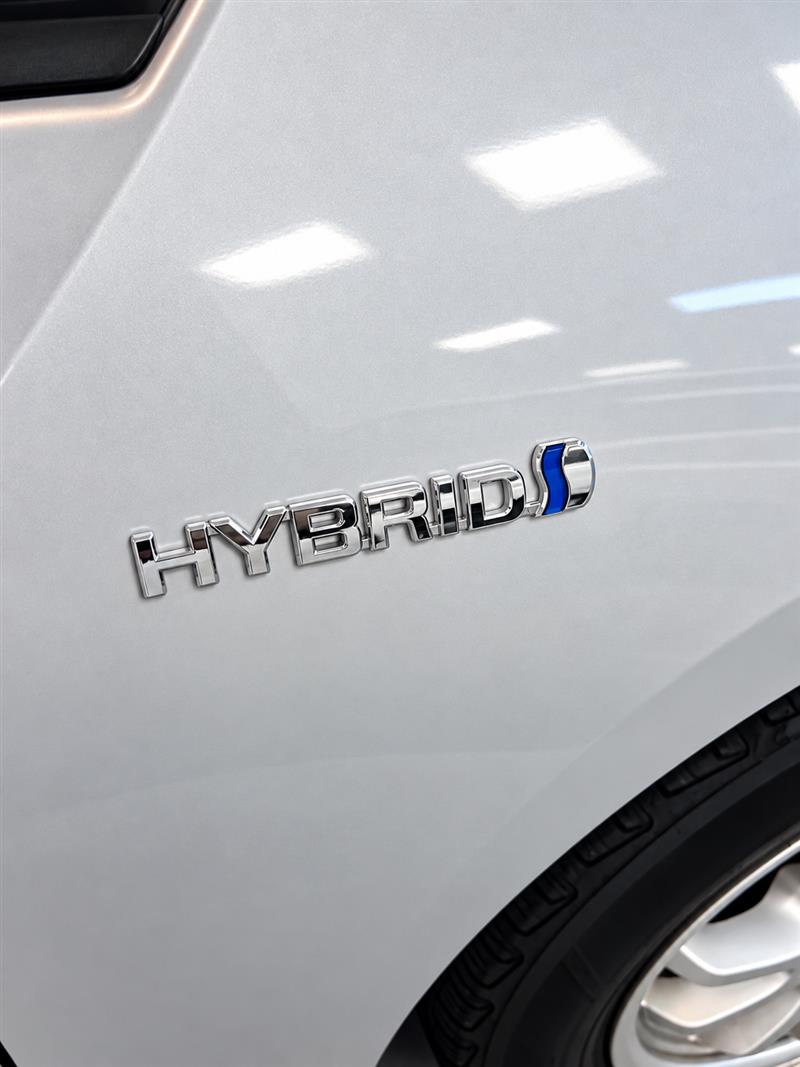 2022 TOYOTA PRIUS L ECO