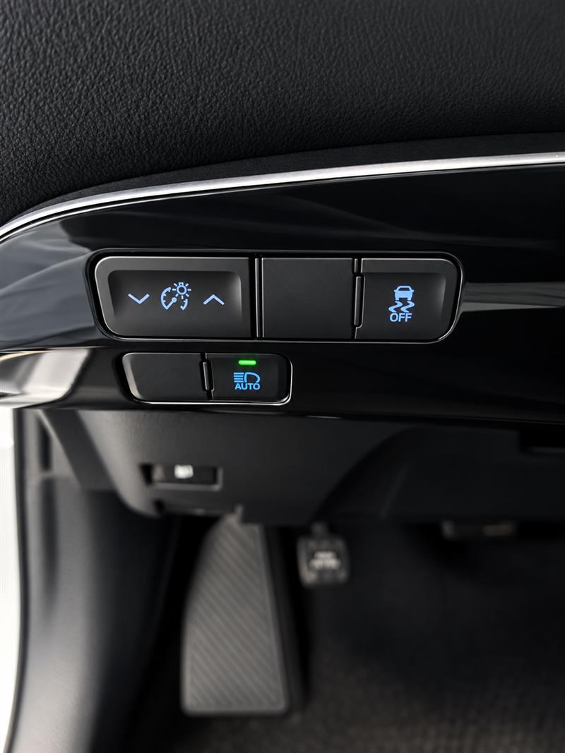 2022 TOYOTA PRIUS L ECO