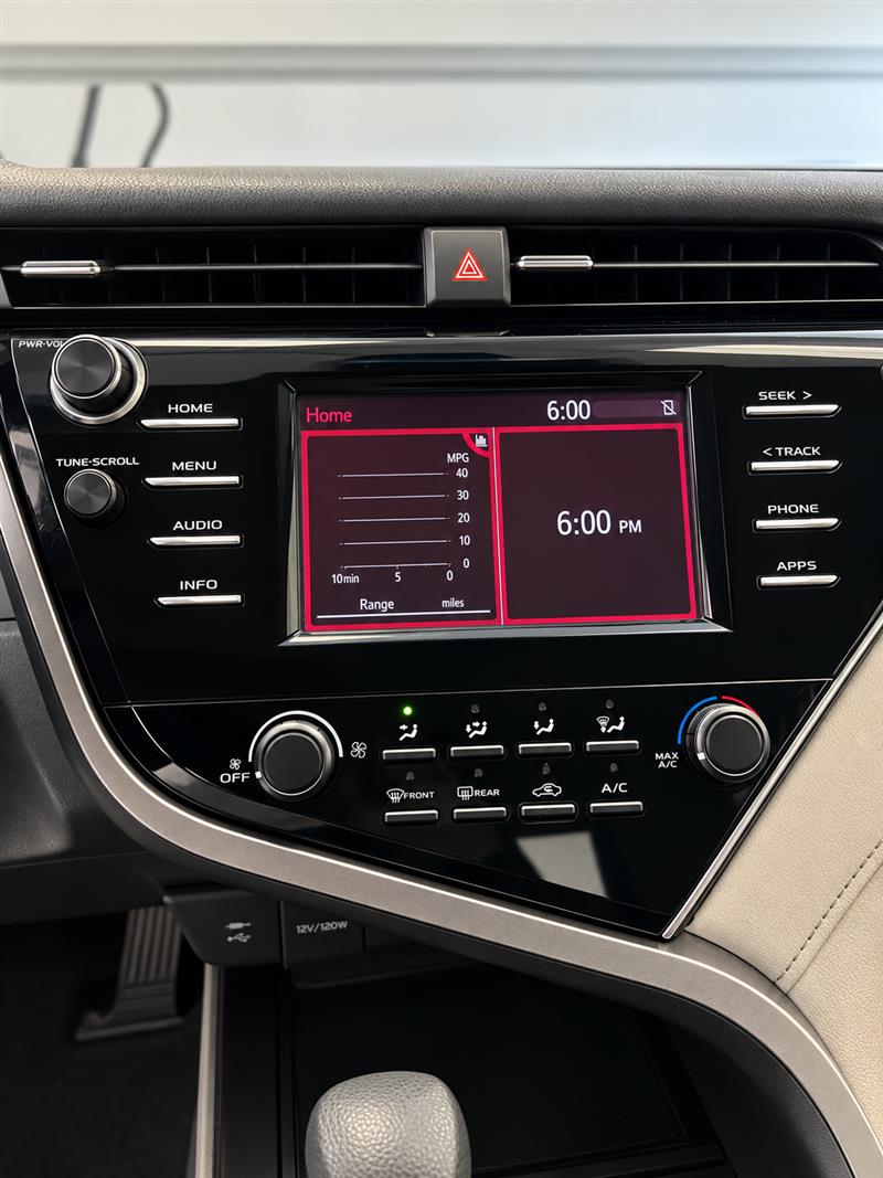 2018 TOYOTA CAMRY LE
