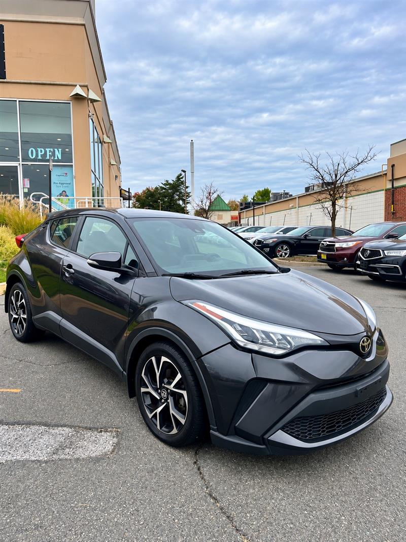 2020 TOYOTA C-HR XLE