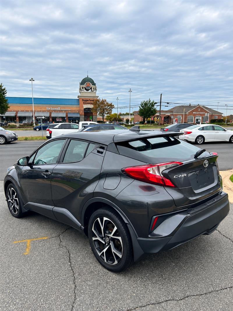 2020 TOYOTA C-HR XLE
