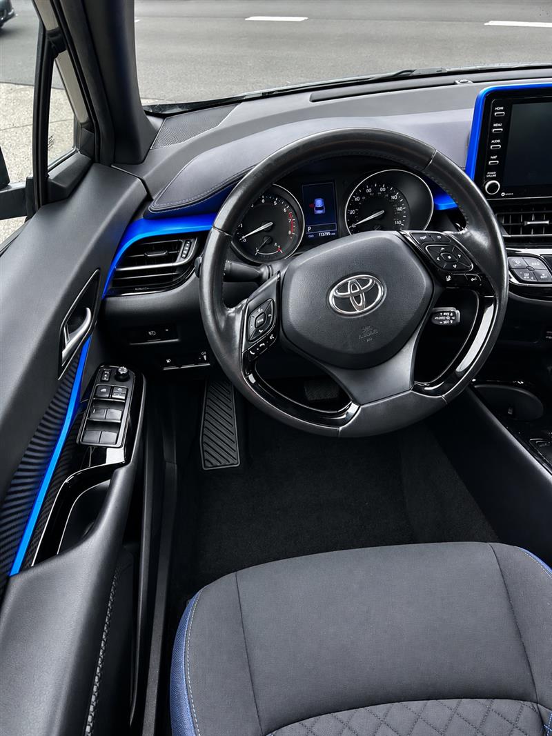 2020 TOYOTA C-HR XLE