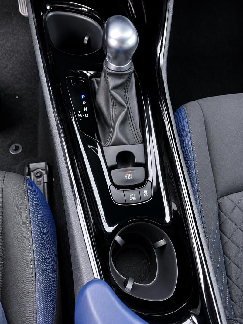 2020 TOYOTA C-HR XLE