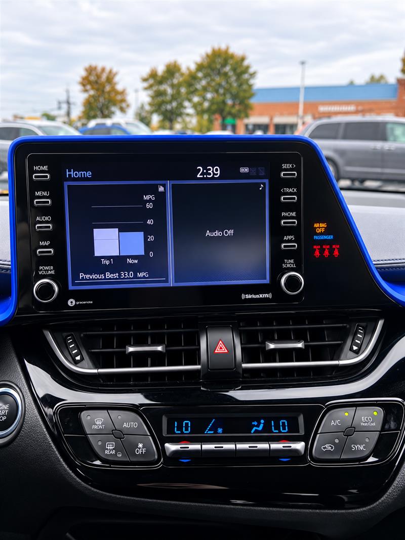 2020 TOYOTA C-HR XLE