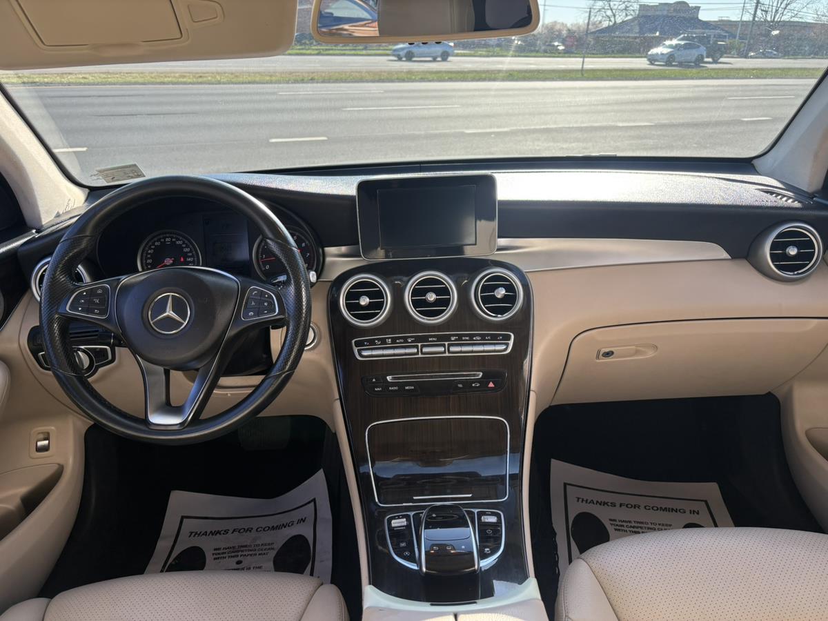 2016 Mercedes-Benz GLC GLC300 - Photo 12