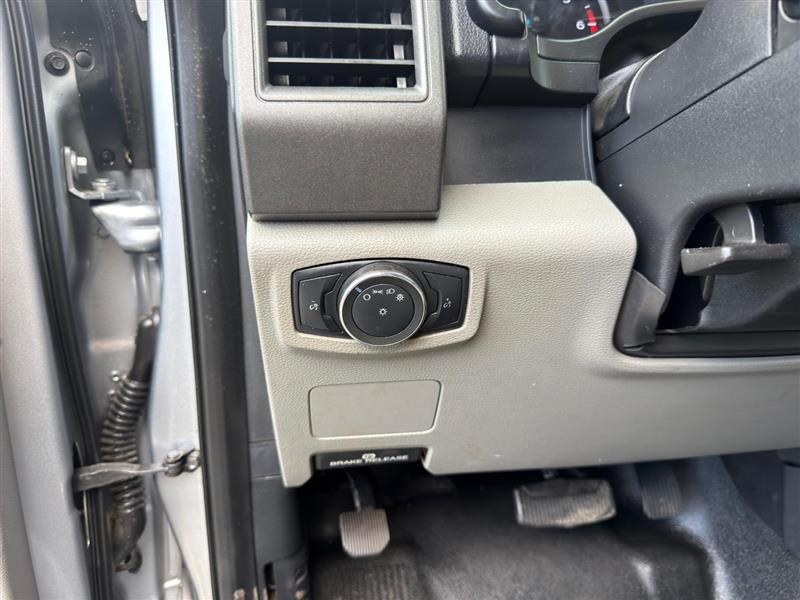 2020 Ford F-350 Super Duty Chassis Cab XL - Photo 11