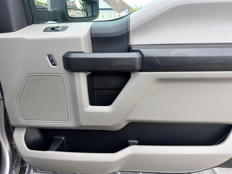 2020 Ford F-350 Super Duty Chassis Cab XL - Photo 24