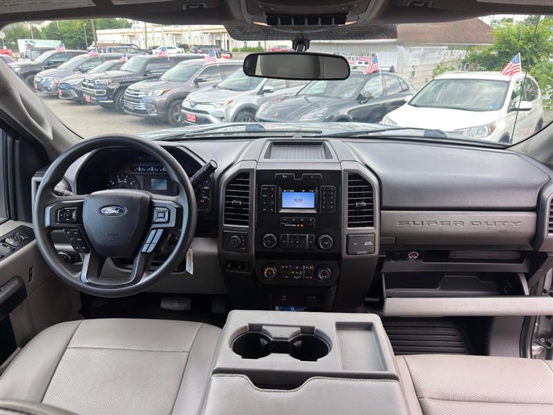 2020 Ford F-350 Super Duty Chassis Cab XL - Photo 25