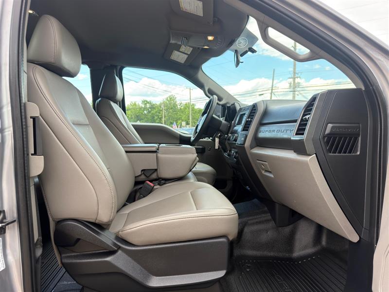 2020 Ford F-350 Super Duty Chassis Cab XL - Photo 26