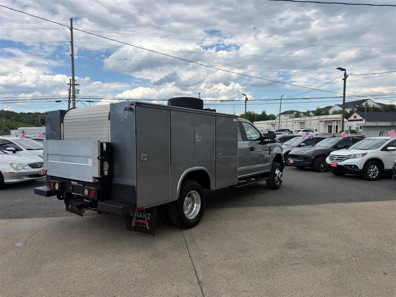 2020 Ford F-350 Super Duty Chassis Cab XL - Photo 6