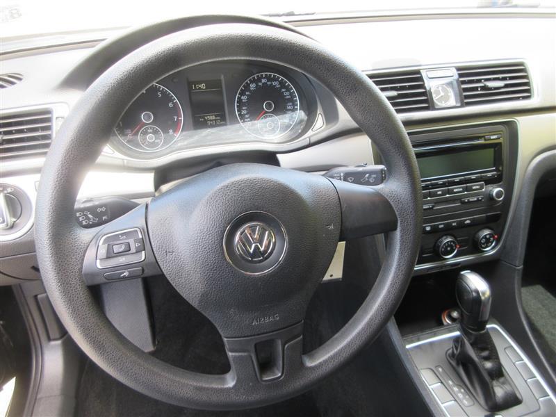 2014 Volkswagen Passat S - Photo 12