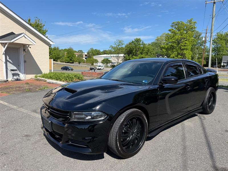 2016 Dodge Charger SE's photo