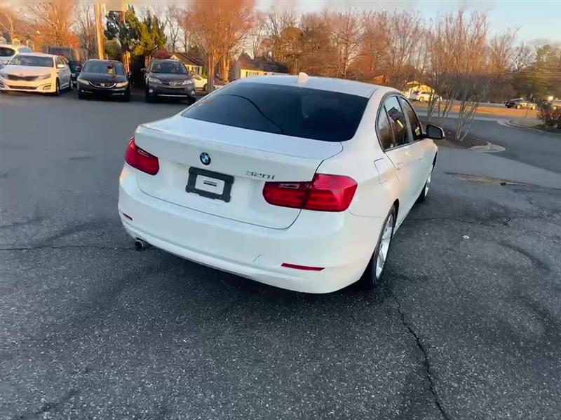 2014 BMW 3 Series 320i - Photo 10