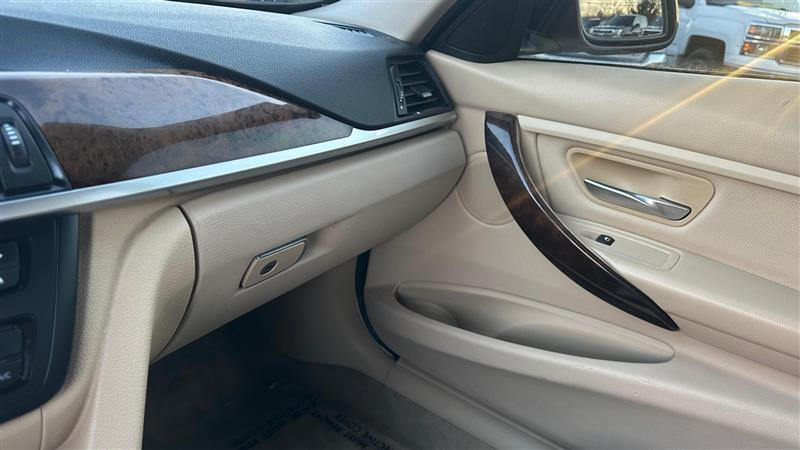 2014 BMW 3 Series 320i - Photo 18