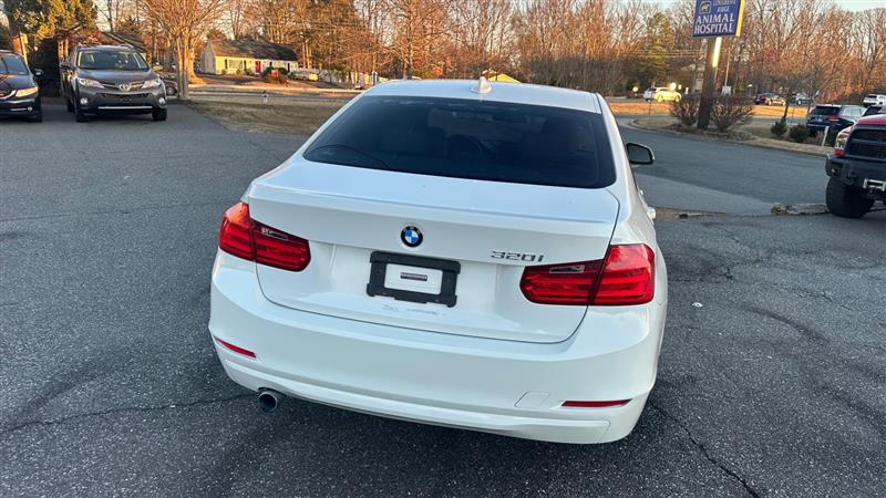 2014 BMW 3 Series 320i - Photo 8