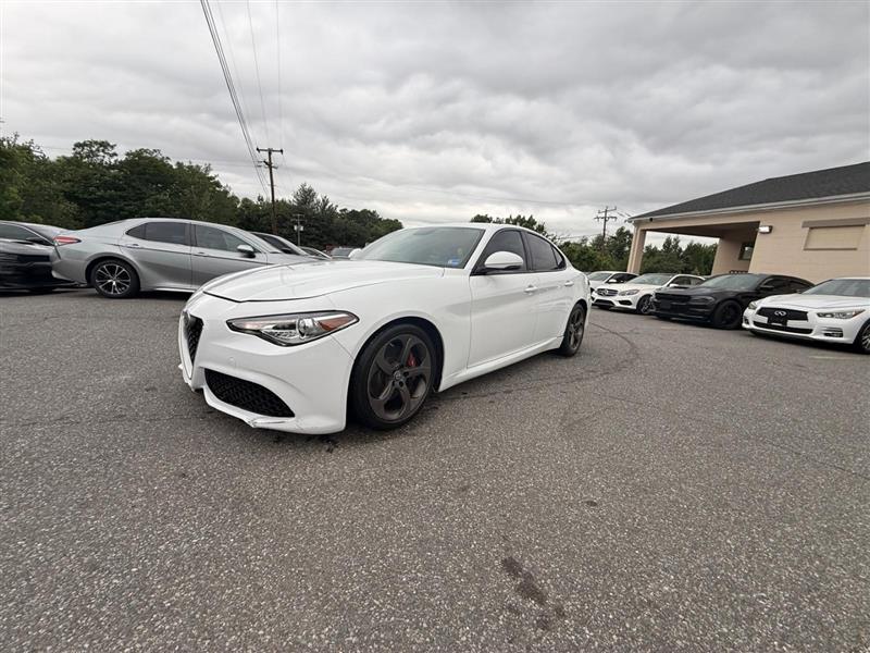 2018 Alfa Romeo Giulia 2.0 Sport Auto's photo