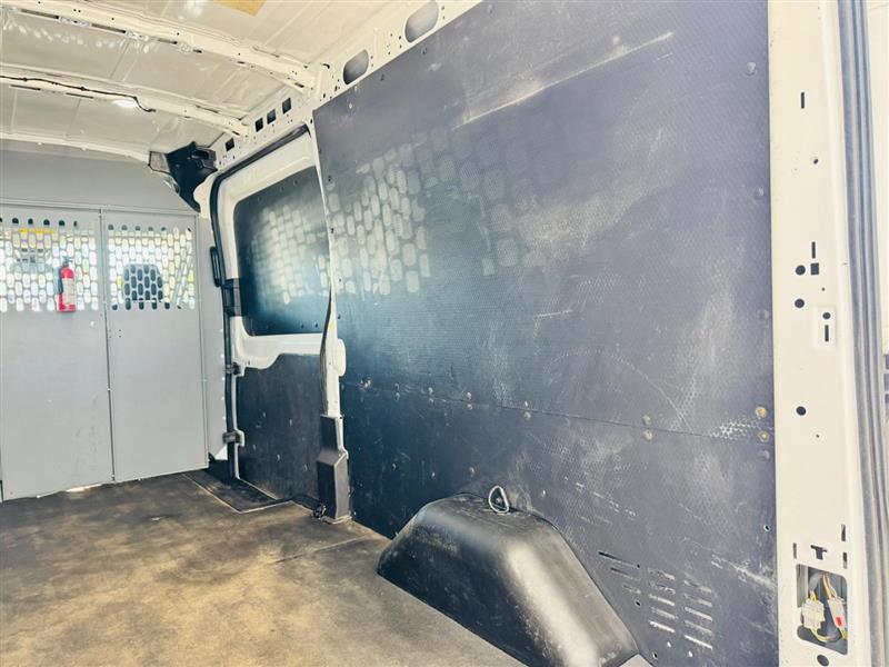 Additional photo of vehicle.