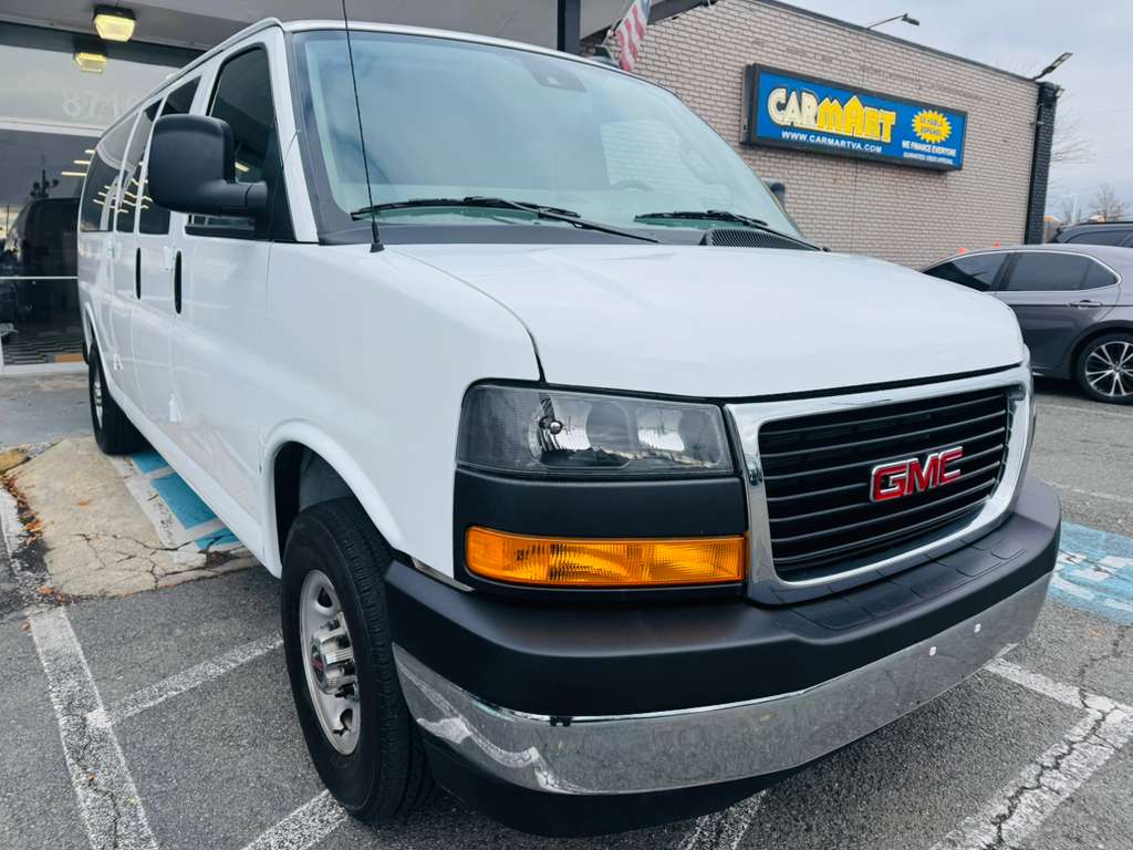 2025 GMC Savana Passenger LT - Photo 9