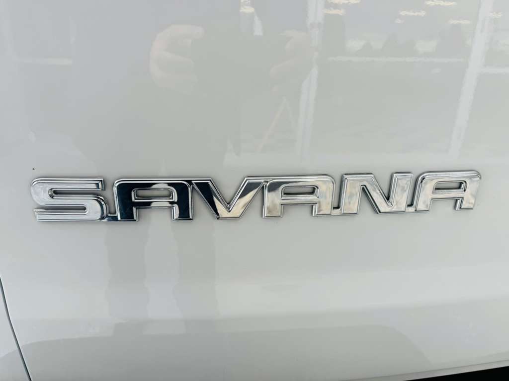 2025 GMC Savana Passenger LT - Photo 23