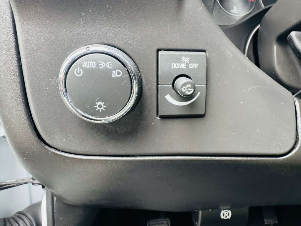 2025 GMC Savana Passenger LT - Photo 12