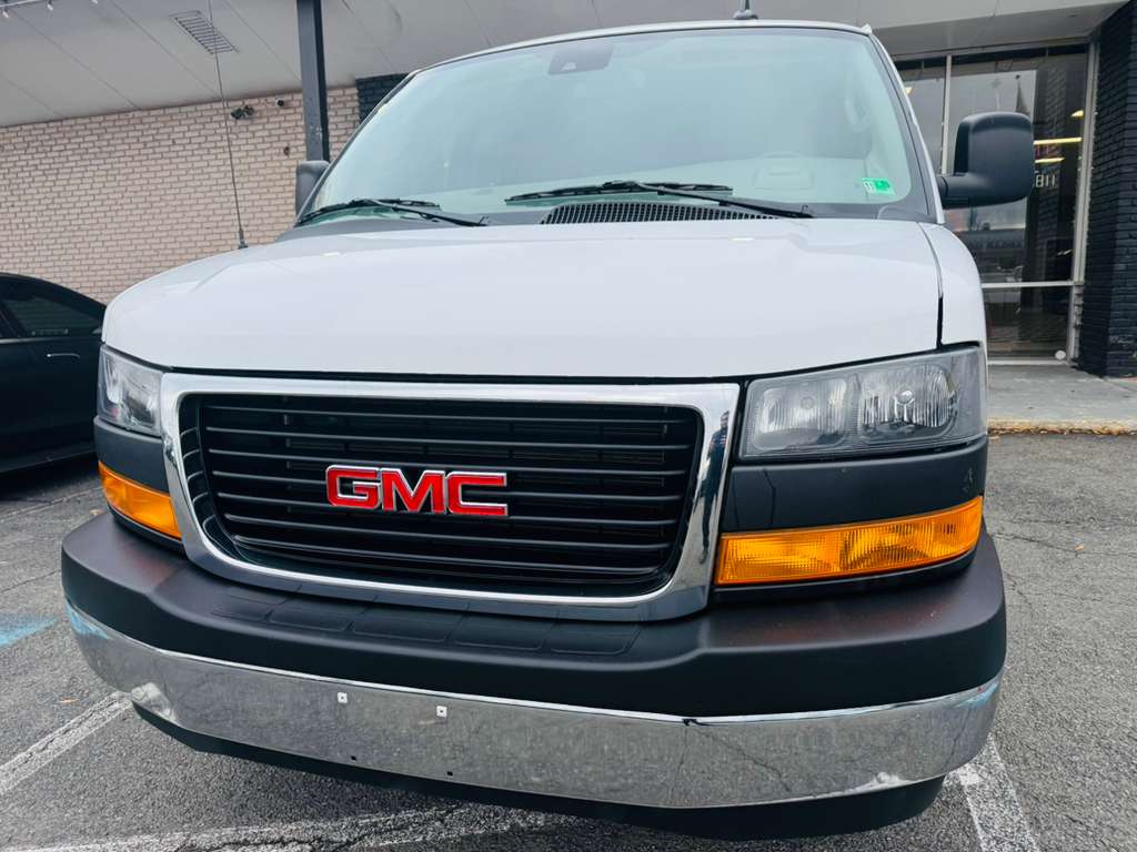 2025 GMC Savana 3500 LT Ext WB's photo