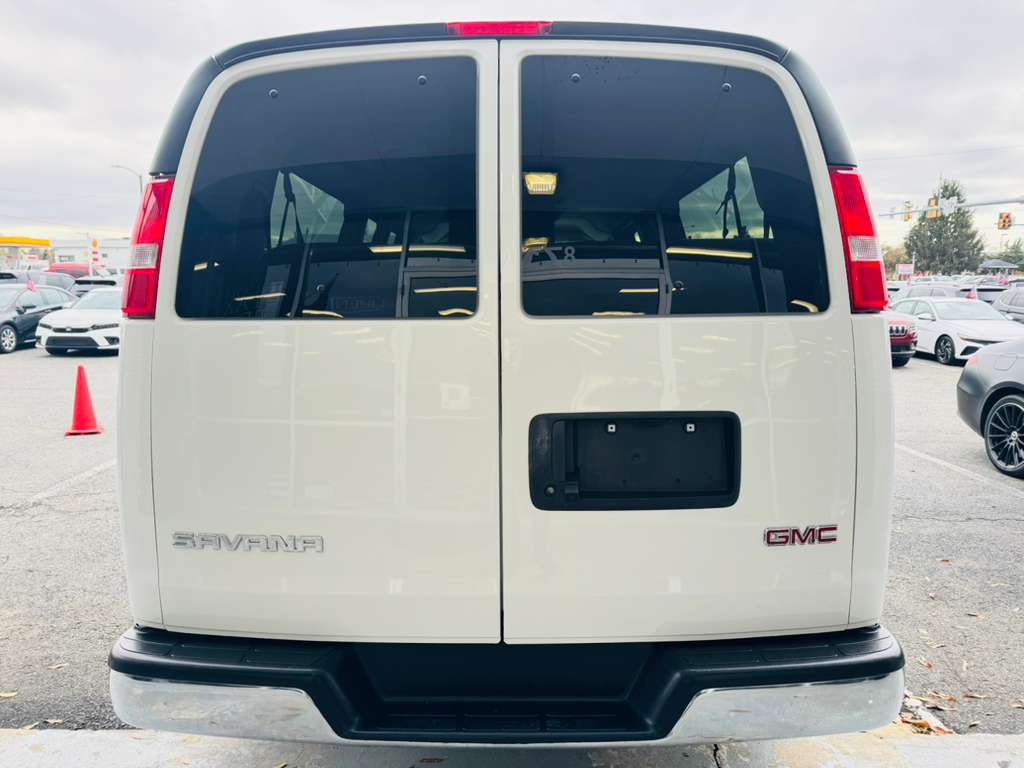 2025 GMC Savana Passenger LT - Photo 6