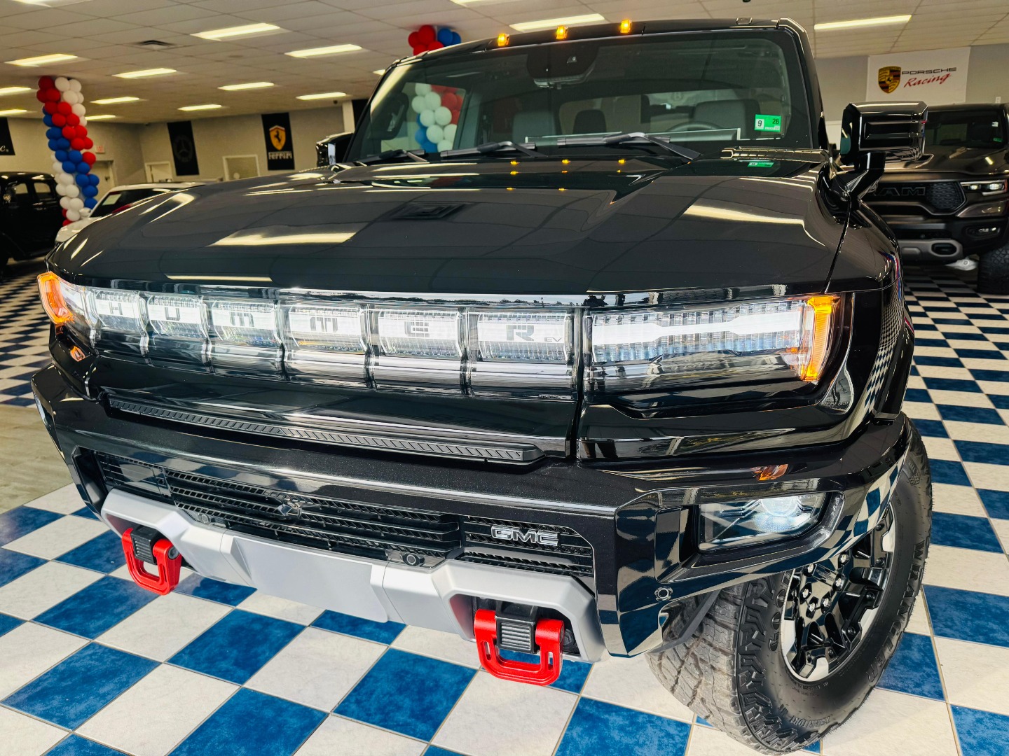 2025 GMC Hummer EV 2X's photo