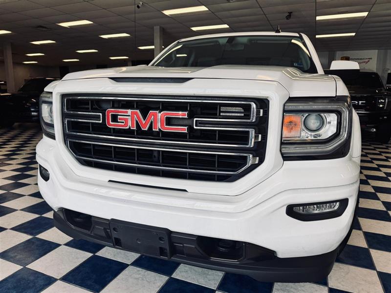 2018 GMC Sierra 4WD Double Cab Standard Box's photo