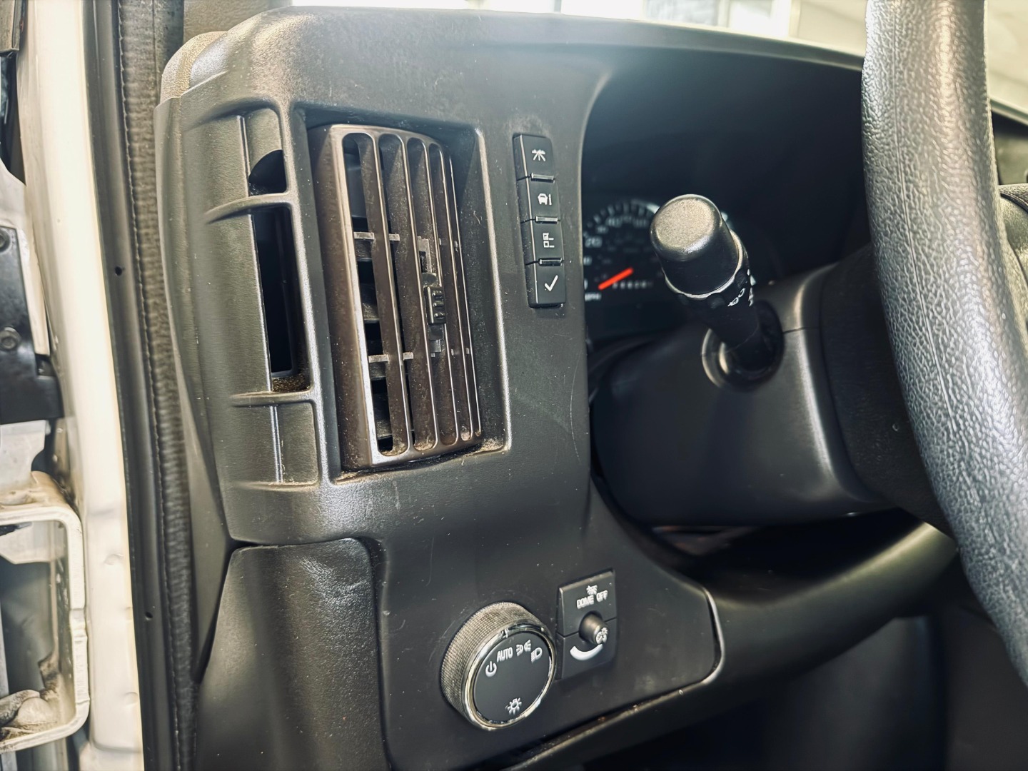 2022 GMC Savana Cargo Work Van - Photo 14